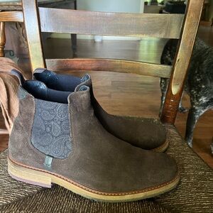 Ted Baker London Suede Chukka Boots in Brown